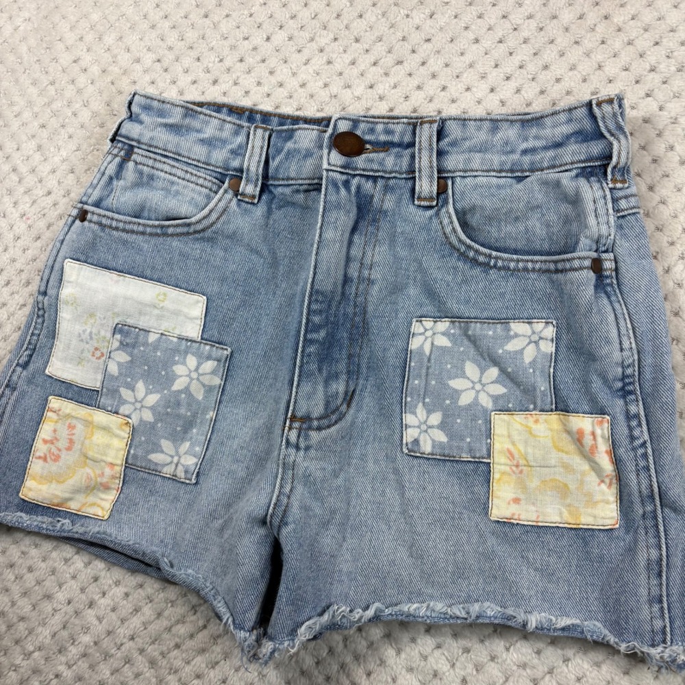 Wrangler billabong Jean patchwork shorts size 24 women's